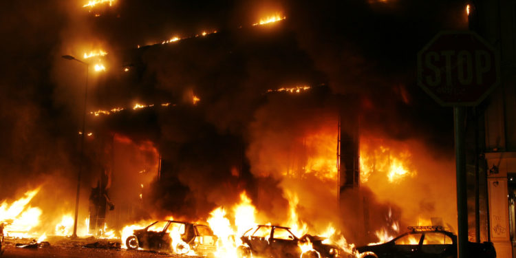 “Η ανεπάρκεια της ΕΛΑΣ ευθύνεται για τις ζημιές στα επεισόδια του 2008”