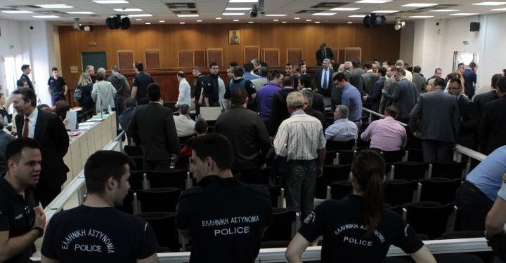 Δίκη ΧΑ: Αρνείται οποιαδήποτε σχέση με τη δολοφονία Φύσσα ο κατηγορούμενος Λ. Τσαλίκης