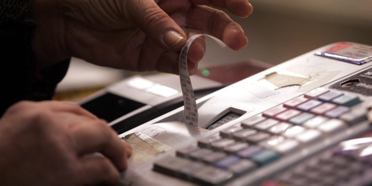 Εντατικοί φορολογικοί έλεγχοι στις τουριστικές περιοχές από κλιμάκια της ΑΑΔΕ