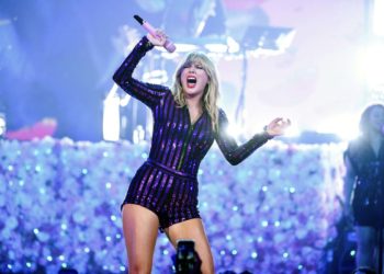 Συνελήφθη άνδρας με πλήρη εξοπλισμό διαρρήκτη έξω από το σπίτι της Τέιλορ Σουίφτ