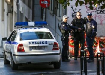 Για κατοχή και διακίνηση ναρκωτικών συνελήφθησαν οκτώ αλλοδαποί στο κέντρο της Αθήνας