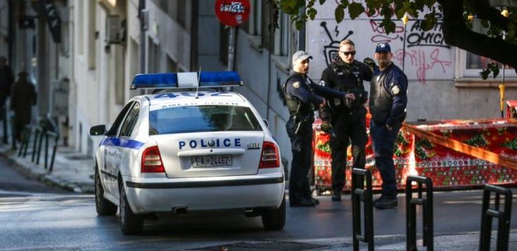 Για κατοχή και διακίνηση ναρκωτικών συνελήφθησαν οκτώ αλλοδαποί στο κέντρο της Αθήνας