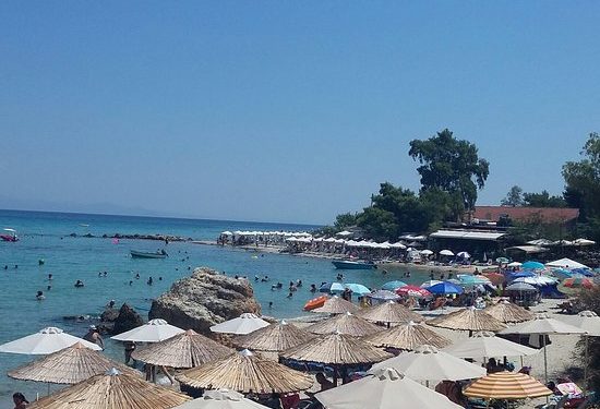 Έρευνες των αρχών για τον εντοπισμό δύο ατόμων που φέρονται ότι εγκατέλειψαν κλεμμένο ταχύπλοο στην παραλία της Πούντας