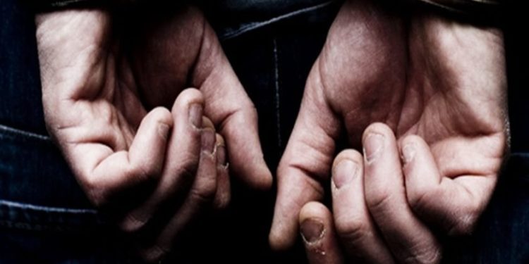 Για κατοχή και διακίνηση ναρκωτικών συνελήφθη 37χρονος αλλοδαπός στου Γκύζη