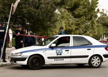 Έξι συλλήψεις στη Δ. Αττική για ναρκωτικά και όπλα