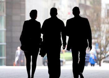 Αναζητείται ο δράστης της επίθεσης στους δύο εφοριακούς