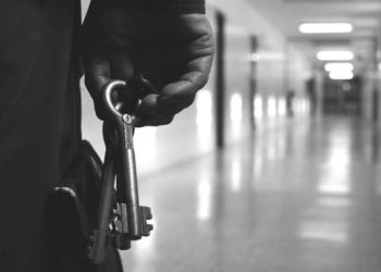 Απίστευτο: Μόνιμες κάμερες με χειριστές γυναίκες στα κελιά των φυλακών – Καταδίκη από το ΕΔΔΑ