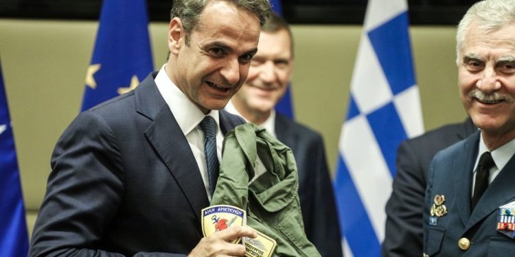 Η ερώτηση που ΔΕΝ έκαναν οι Αρχηγοί στον πρωθυπουργό αναζητά επείγουσα απάντηση