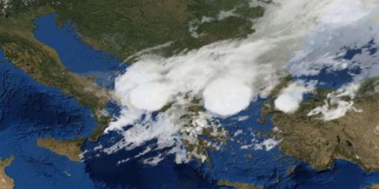 Ο «Αντίνοος» πάνω από τη χώρα – Πού θα σημειωθούν ισχυρές βροχές και καταιγίδες