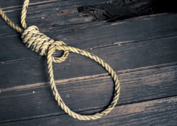 Σοκ στην Κρήτη: Βρέθηκε κρεμασμένος μέσα στο σπίτι του