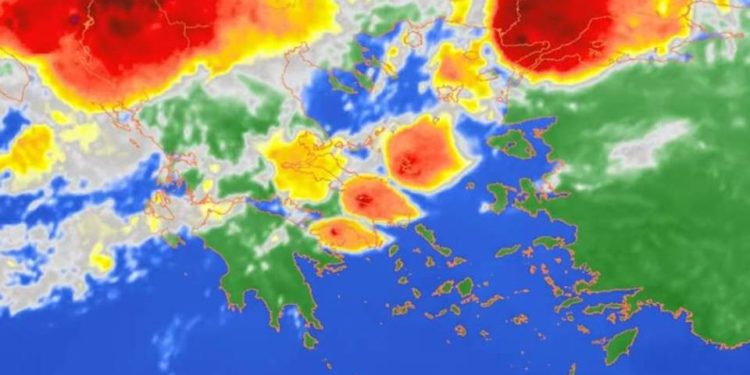 Δορυφορικές εικόνες των φονικών καταιγίδων στη Βόρεια Ελλάδα (βίντεο)