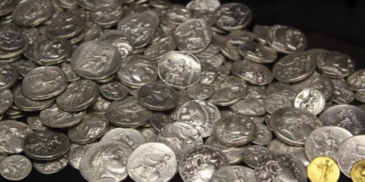 ΑΑΔΕ: Αρχαία ελληνικά νομίσματα από την Τουρκία στη Γερμανία, με… λεωφορείο