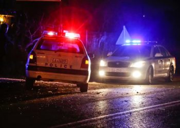 Συμπλοκή αστυνομικών με αγνώστους τη νύχτα στη Νεοχωρούδα – Εμβόλισαν περιπολικό