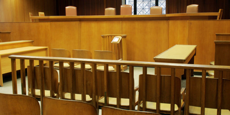 Δολοφονία σωματοφύλακα στο Αιγάλεω: Η σύζυγος είχε προμελετήσει το έγκλημα, λέει η εισαγγελέας