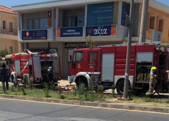 Φωτιά σε αρτοποιείο στον Γέρακα (ΒΙΝΤΕΟ & ΦΩΤΟ)