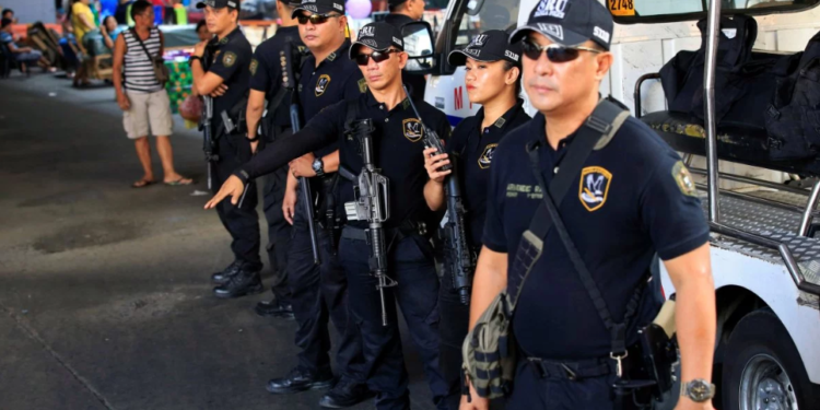 Φιλιππίνες: Ο πρώην επικεφαλής της αστυνομίας δικαιολόγησε τον φόνο ενός 3χρονου κοριτσιού λέγοντας “αυτά συμβαίνουν”