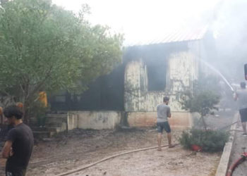 Πυρκαγιά στον καταυλισμό προσφύγων στο Λαύριο