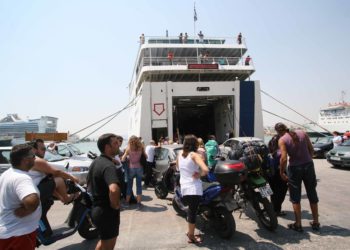 Αυξημένη η κίνηση στα μεγάλα λιμάνια της Αττικής