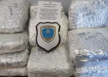 Το λιμενικό εντόπισε και κατάσχεσε 1 τόνο ακατέργαστης κάνναβης στο Γύθειο