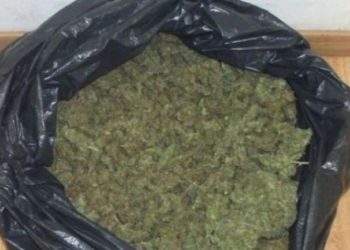 Σύλληψη 29χρονου που φέρεται ότι κουβαλούσε πάνω από 27 κιλά κάνναβης σε σακούλες σκουπιδιών