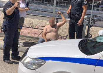 Έδεσε με tire up τον δράστη που προσπάθησε να τον εξαπατήσει – Αποκλειστικές εικόνες