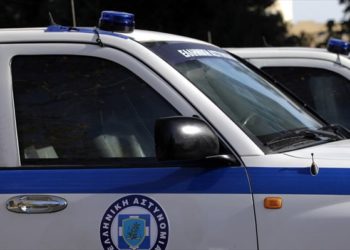Αγόραζαν αυτοκίνητα με πλαστά αποδεικτικά εμβασμάτων και στη συνέχεια τα μεταπουλούσαν    