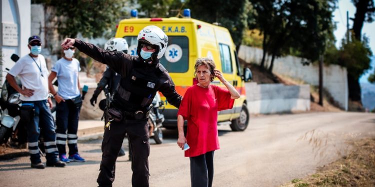 Πανταχού παρούσα στην κρίση η ΕΛΑΣ – Μέχρι και στην πυρκαγιά της Εύβοιας ΔΙΑΣ από Αθήνα