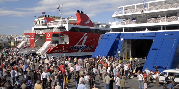 Αυξημένη κίνηση στα λιμάνια ενόψει Δεκαπενταύγουστου