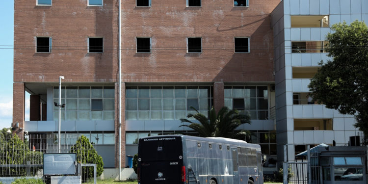 Εξιχνιάστηκε η υπόθεση κλοπής υπηρεσιακού οχήματος του Μεταγωγών