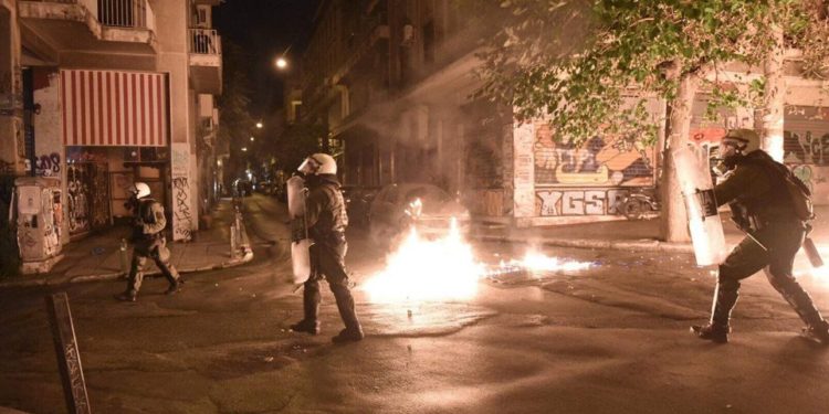 Δύο συλλήψεις για τα χθεσινά επεισόδια στα Εξάρχεια