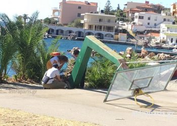 Τραγωδία στη Χίο: Απομακρύνθηκαν οι μπασκέτες