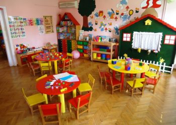 Δήμαρχος Κρωπίας: Αποσύρθηκε η αίτηση που άφηνε εκτός παιδικών νήπια που δεν μιλούν ελληνικά (ΒΙΝΤΕΟ)