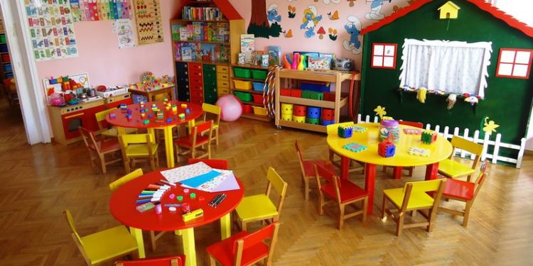 Δήμαρχος Κρωπίας: Αποσύρθηκε η αίτηση που άφηνε εκτός παιδικών νήπια που δεν μιλούν ελληνικά (ΒΙΝΤΕΟ)