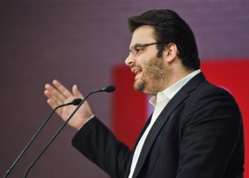 Κ. Πιερρακάκης: Γιατί δεν στάλθηκαν SMS του 112 για τη φωτιά στον Υμηττό