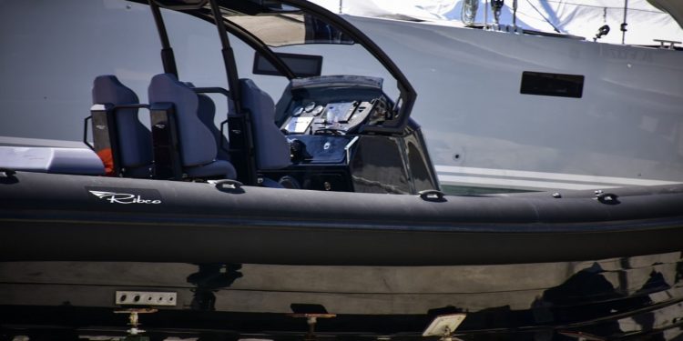 Πόρτο Χέλι: Γάλλος κροίσος με περιουσία 33 δισ. ο χειριστής του ταχύπλοου