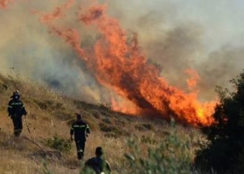«Καμίνι» η χώρα μέχρι το Δεκαπενταύγουστο – Υψηλός παραμένει ο κίνδυνος πυρκαγιάς