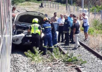 Σύγκρουση αμαξοστοιχίας με ΙΧ σε διάβαση στα Διαβατά – Μία έγκυος γυναίκα νεκρή και ένας τραυματίας