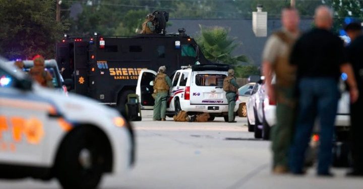 Σοκ στις ΗΠΑ: Τριάντα νεκροί σε δύο ένοπλες επιθέσεις