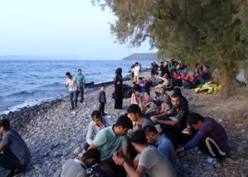 Πάνω από 500 μετανάστες πέρασαν στη Λέσβο με 13 φουσκωτές λέμβους