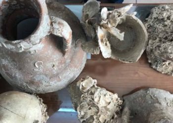 Σύλληψη 79χρονου για κατοχή ενάλιων αρχαιοτήτων στη Λευκάδα