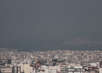 Πολύ καλύτερη σήμερα η κατάσταση στο λεκανοπέδιο Αττικής από τον καπνό της πυρκαγιάς στην Εύβοια