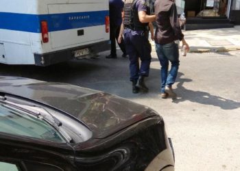 Επιχείρηση της ΕΛΑΣ κατά των ναρκωτικών στην Πλατεία Εξαρχείων (φωτογραφίες)