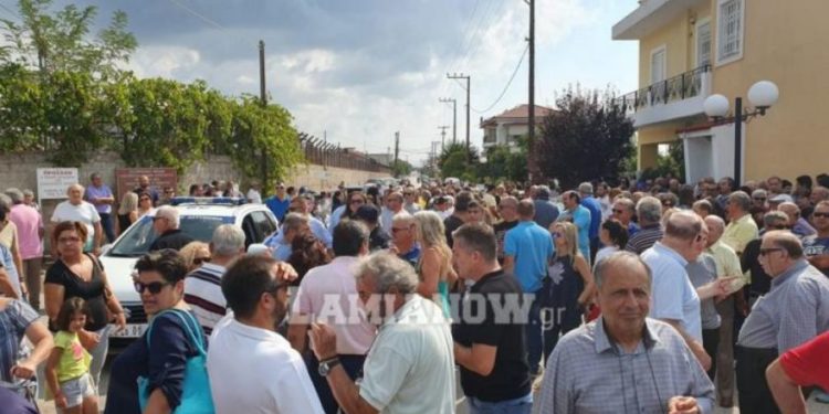 Ένταση στον Καραβόμυλο Στυλίδας σε συγκέντρωση ενάντια στη δημιουργία hot spot