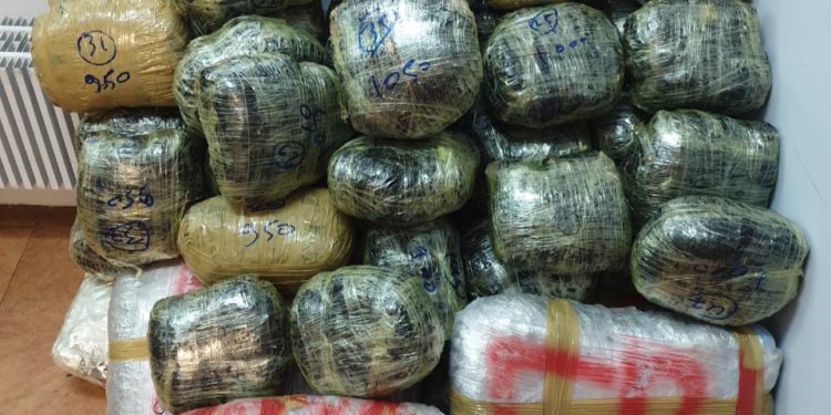 Συνελήφθη 46χρονος στο Κεφαλόβρυσο Ιωαννίνων με 74 κιλά χασίς