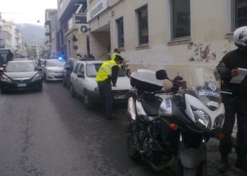Έλεγχοι της τροχαίας για τα παράνομα παρκαρισμένα Ι.Χ. στη Θεσσαλονίκη