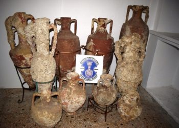 Συνελήφθησαν στην Κάλυμνο 3 αρχαιοκάπηλοι με πλήθος ενάλιων αρχαιοτήτων (ΦΩΤΟ)