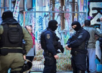 Δύο συλλήψεις για διακίνηση ναρκωτικών στην πλατεία Εξαρχείων