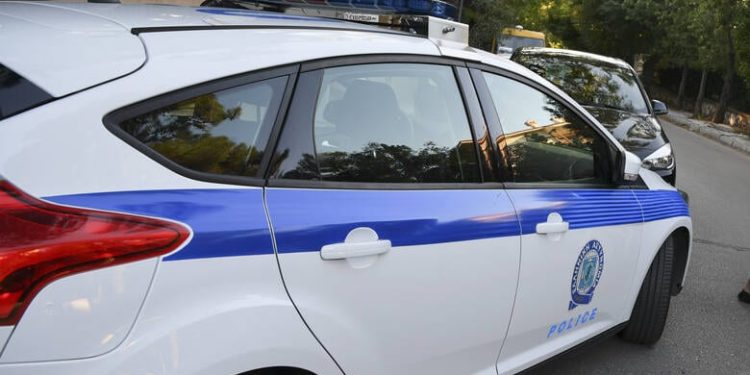 Εξαρθρώθηκε σπείρα που εξαπατούσε επιχειρήσεις