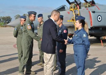 Επίσκεψη του ΥΦΕΘΑ στις αεροπορικές βάσεις Ανδραβίδας και Αράξου