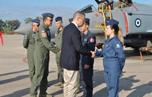 Επίσκεψη του ΥΦΕΘΑ στις αεροπορικές βάσεις Ανδραβίδας και Αράξου